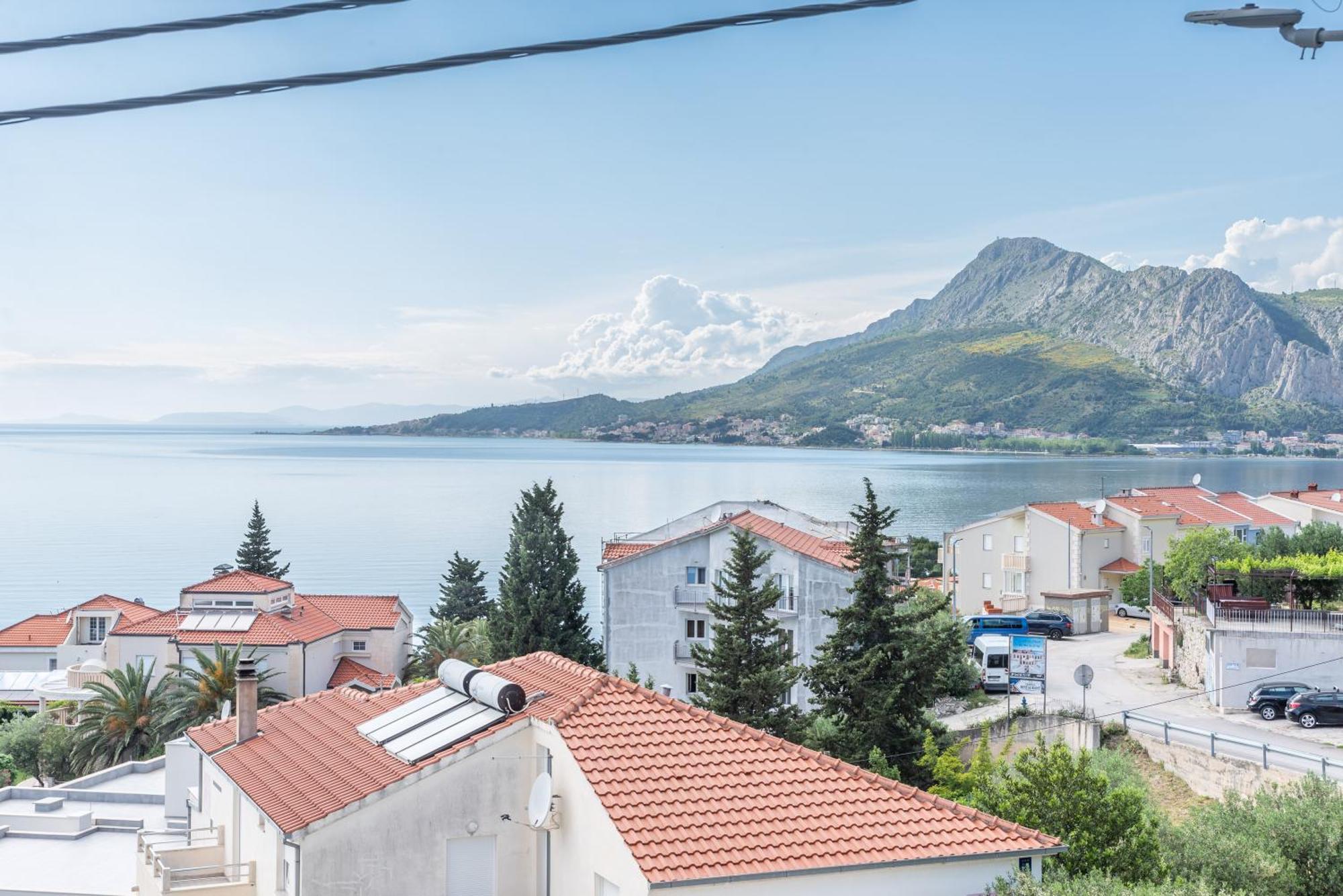 Morska Vila Omis Exterior photo